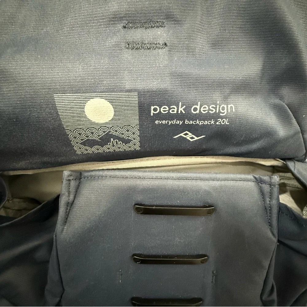 Peak Design Everyday Backpack 20L Weatherproof Camera Laptop Bag Midnight Blue - Picture 8 of 16